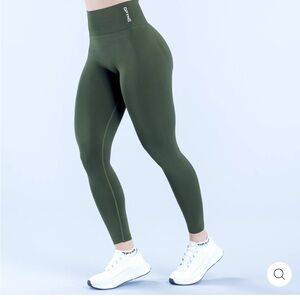 DFYNE Olive Green High-Waisted Leggings